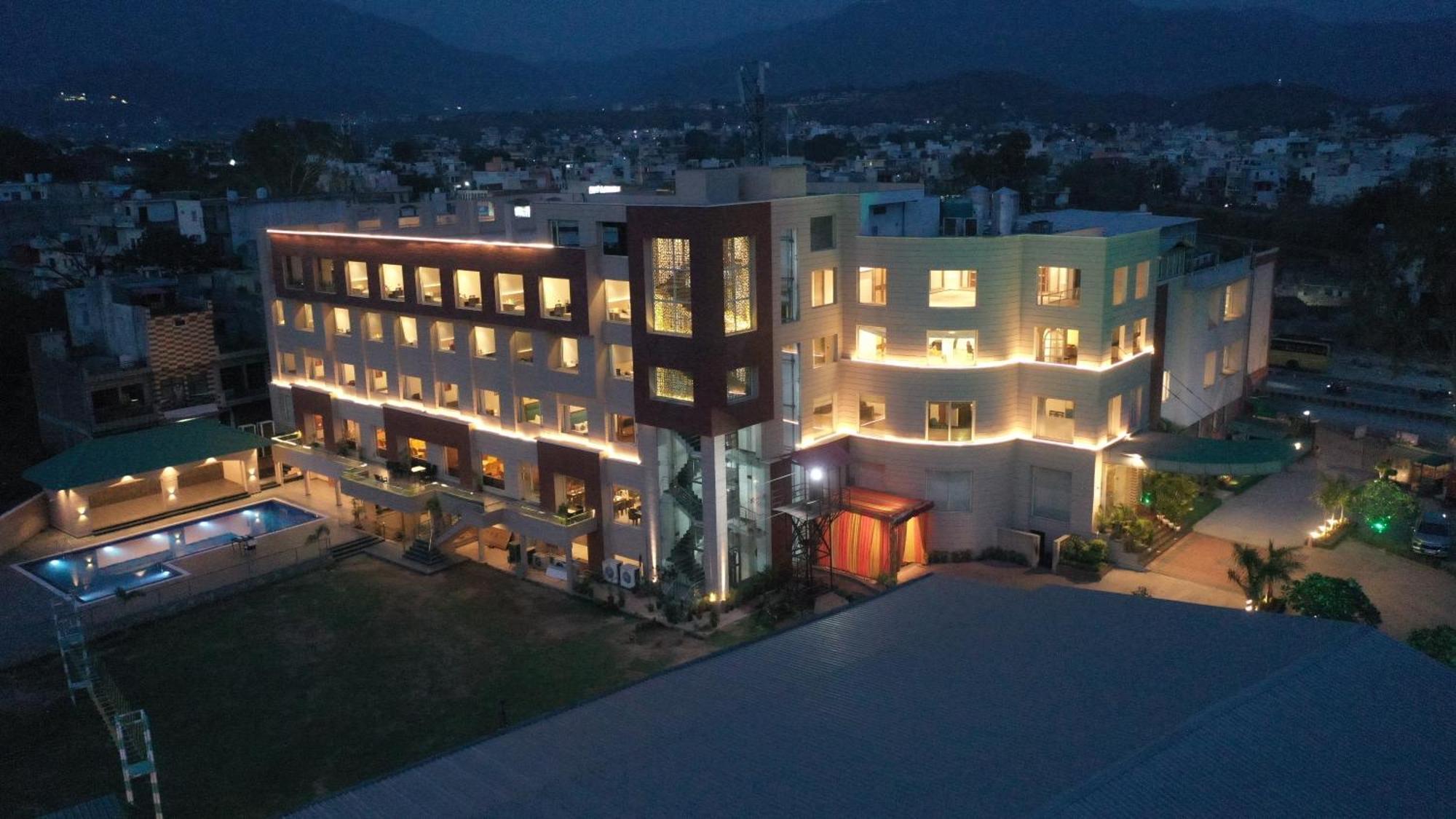 Hotel Classic Residency Kālka 외부 사진