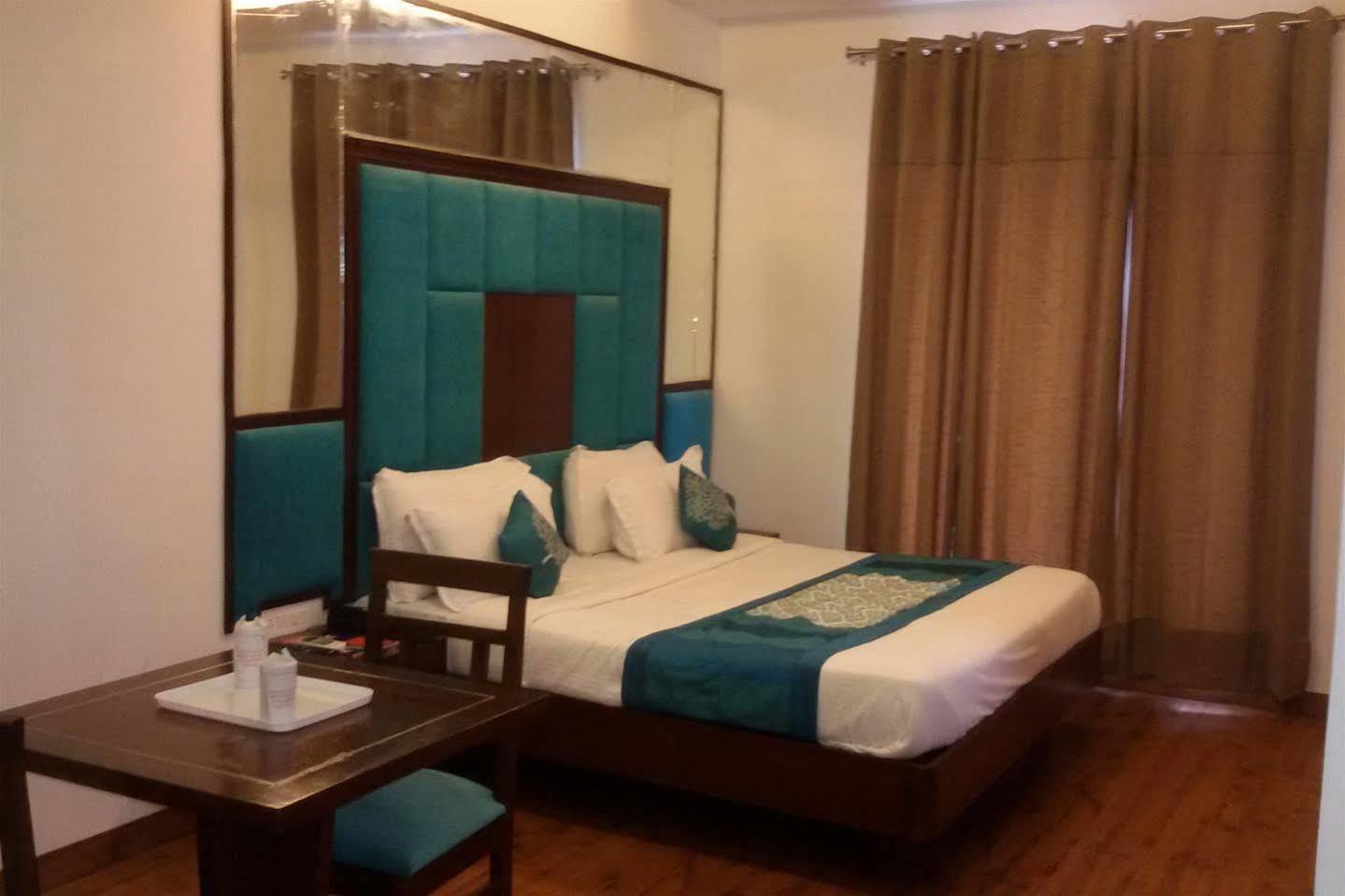 Hotel Classic Residency Kālka 외부 사진