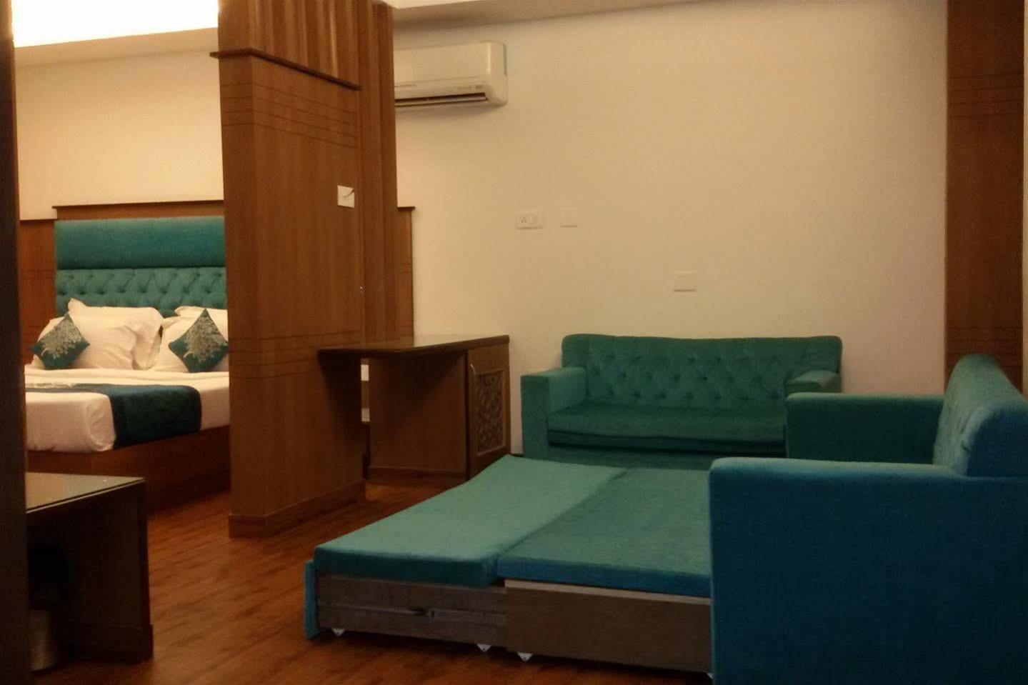 Hotel Classic Residency Kālka 외부 사진